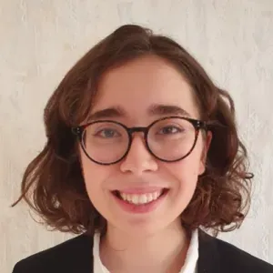 Étudiante à l'emlyon : Cours de maths et économie 
