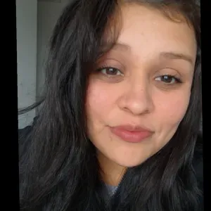 Cerco laboro  come babysitter 