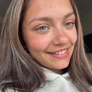 Procuro trabalho de babysitting.