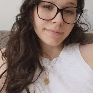 Je m'appelle Eloïse et j'ai bientôt 20 ans