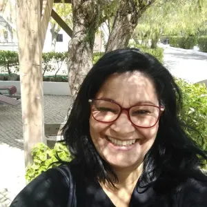 Cuidadora compassiva em Olhão 