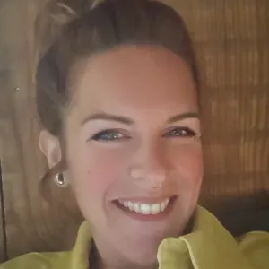 Baby Sitter / Enseignante sur le Bassin 