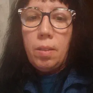 Addetta alle pulizie casa uffici e condomini