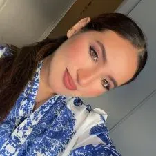 Femme de ménage et service des genes