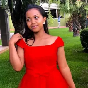 Femme de ménage ,  garder des enfants ,aider 