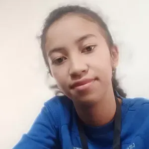 Baby-sitter très motivée partage la joie pour vos enfants