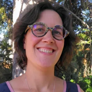 Garde d'enfants, accompagnatrice à l'école