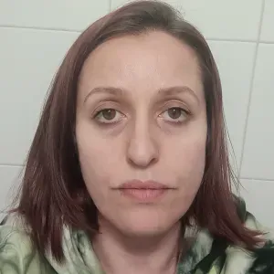 Addetta pulizie in albergo e in villa.