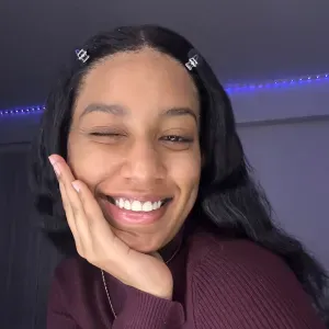 Baby-sitter disponible à paris et île de france