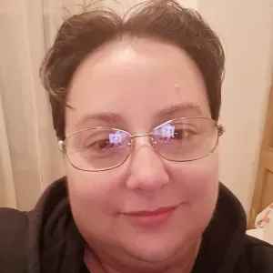 Addetta alle pulizie private e alberghiere