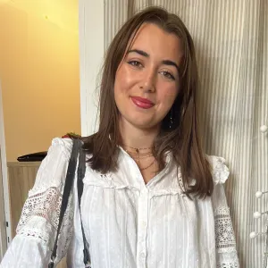 Baby-sitting sérieux et bienveillant - Étudiante dispo 