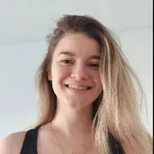 Je suis disponible pour garde d'enfants et garde d'animaux