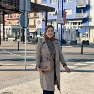 Tengo un licenciatura en física y experiencia con niños 