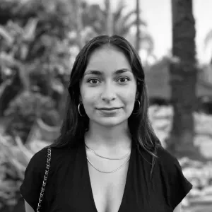 Baby-sitter dynamique et à l'écoute disponible sur Meudon !!