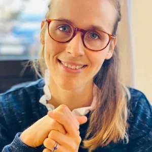 Dame de compagnie pour personne âgée 