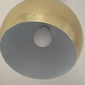 Aide à, la personne Cannes et les enverra