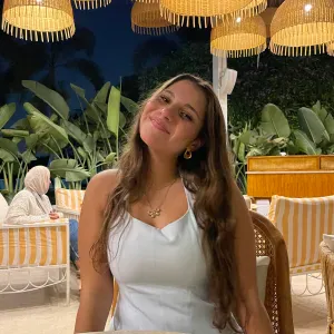 Jeune Baby-Sitter à Paris et prête à aider !