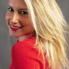 Pet sitter disponibile per passeggiate o pensione casalinga