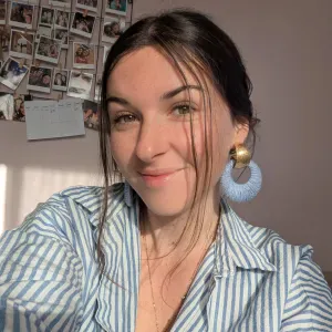 Baby-sitter sérieuse et bienveillante 