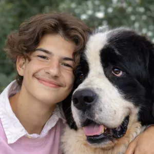 Pet-sitter à Sainte-Eulalie, à l'aise avec tous animaux