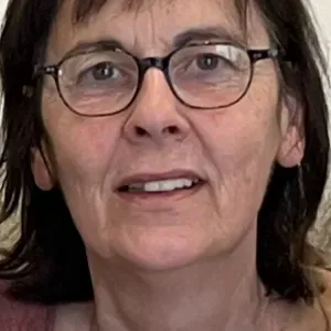 FEMME NENAGE a CREPY EN VALOIS