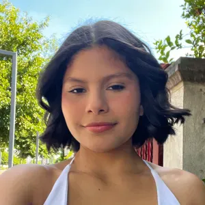 Babá experiente e amorosa, pronta para ajudar sua família