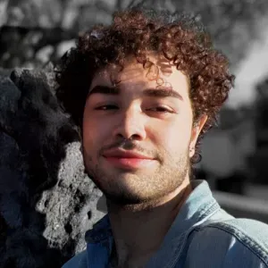 Cuidador ( experiência em auxiliar de ação direta) 