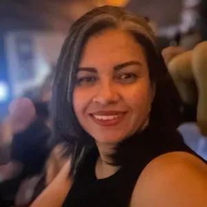 Empregada de limpeza responsável perto de lisboa