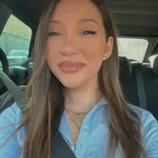 Fille de d'assistante maternelle depuis l'âge de 3 ans