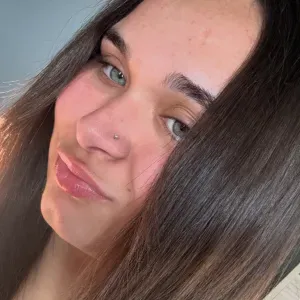 Reliable Babysitter Available in West Bromwich