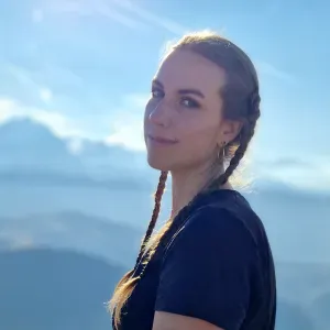 Baby-sitter occasionnel et pet-sitter.