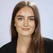 Baby-sitter avec 2ans d'expérience à Hyères.