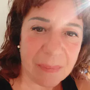 Addetta alle pulizie domestiche e uffici