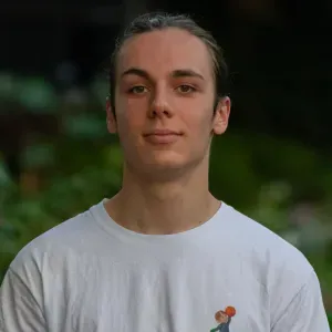 Baby-sitting père d'une petite fille de 2 ans