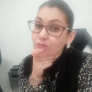 Addetta pulizie seria e di esperienza 