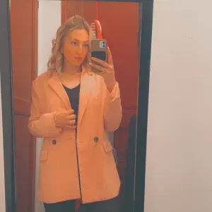 Baby-sitter avec enfant à Servian 