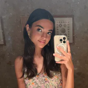 Babysitter com alguma experiência em Oeiras