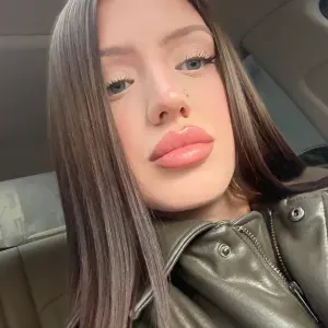 Baby sitter prête à tout faire pour vôtre bébé 