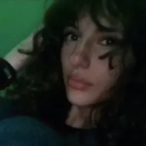 Babysitter con 2 anni di esperienza 