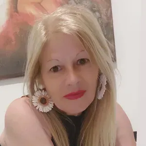 Cuidadora humana e empática com experiência em Braga