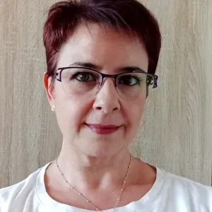 Cuidadora a domicilio gatos paseo perros