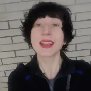 Je cherche du travail Erika Aide-Soignante Italienne  1350 €