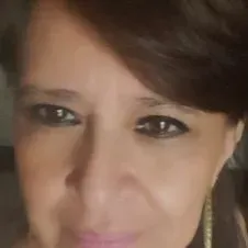 canguro y cuidadora adulto mayor