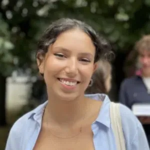 Baby-sitter expérimentée et motivée à Paris !
