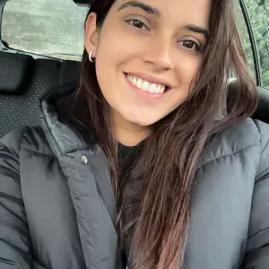 Profissional com 7 anos de experiência no Reino Unido . 