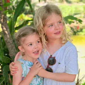 Nous recherchons une nounou pour nos 2 filles de 4 et 6 ans