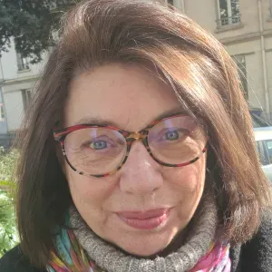 Nounou LYON jeune retraitée dynamique