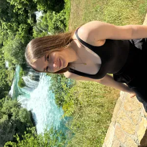 Baby-sitter, étudiante à Bougival