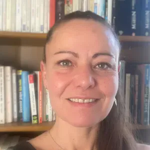 Je cherche une personne pour garder 