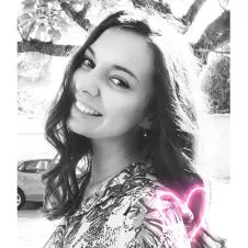 Baby-sitter expérimentée et véhiculée 